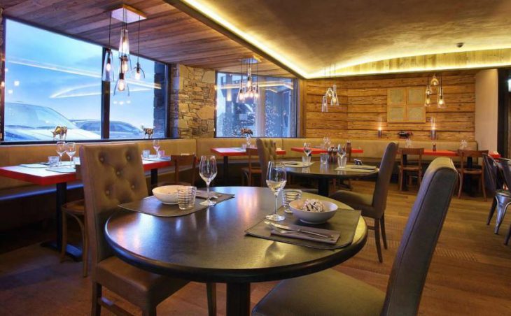 Koh-I Nor Hotel, Val Thorens, Dining Table